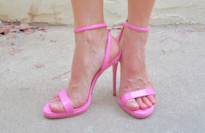 Quinn in Modeling Her Pink from Ftv Girls